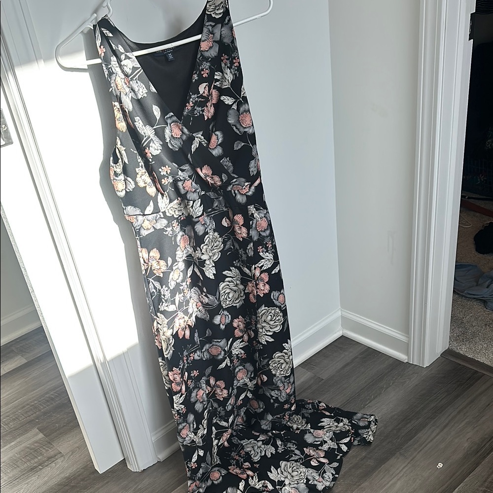 One Clothing Black and Pink Sleeveless V-Neck Gown